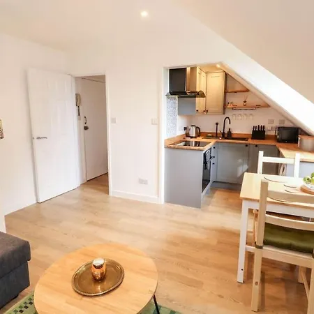 Cozy Seaside Hideaway With Free Parking Apartment Torquay Exterior photo