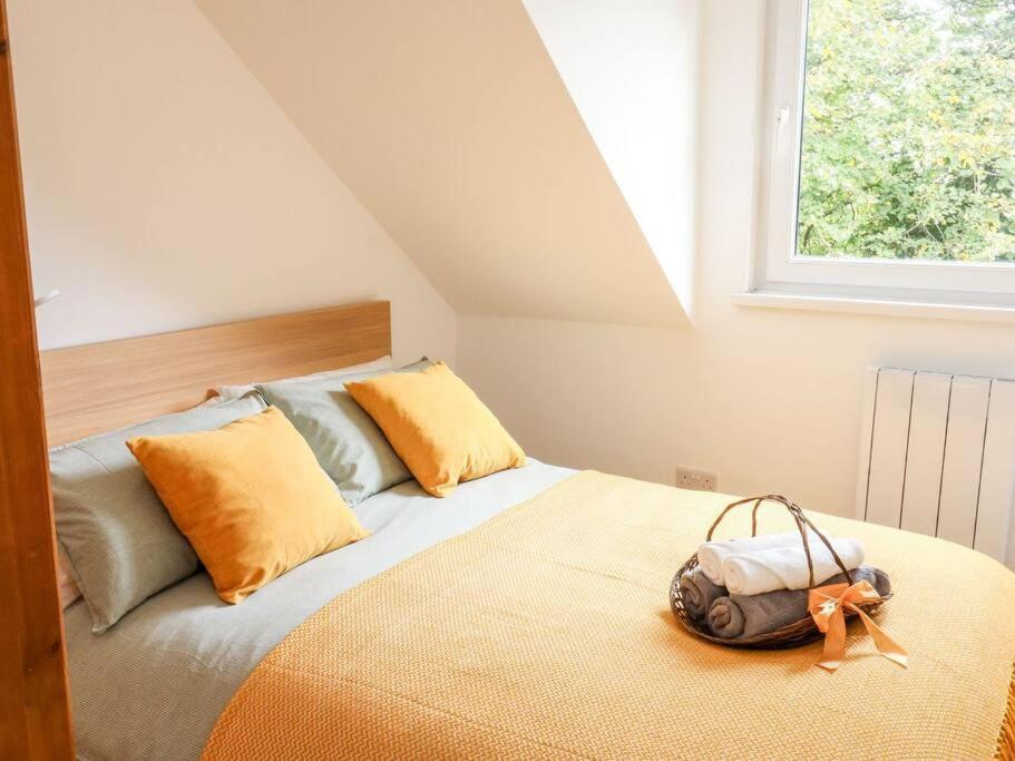 Cozy Seaside Hideaway With Free Parking Apartamento *